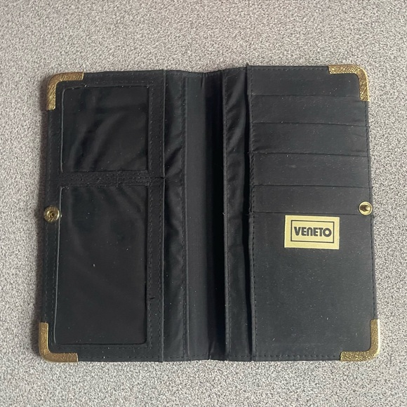 Veneto Black Mesh With Gold Toned Metal Frame Corners - Picture 3 of 9